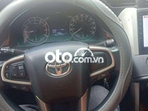 Toyota Innova 2016 - Bán ô tô Toyota Innova 2.0E sản xuất 2016, màu trắng, xe nhập