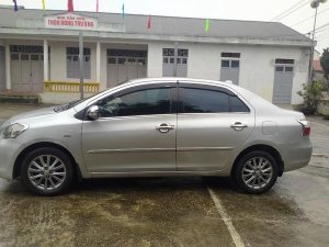 Toyota Vios 2013 - Cần bán lại xe Toyota Vios 1.5E MT năm 2013, màu bạc số sàn