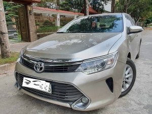 Toyota Camry 2016 - Toyota Camry 2.0E sx 2016 chính chủ giá 695tr