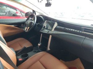 Toyota Innova 2018 - Xe Toyota Innova 2.0V năm sản xuất 2018, màu bạc số tự động