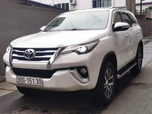 Toyota Fortuner 2017 - Bán Toyota Fortuner 2.7V 4x4 AT sản xuất 2017, màu trắng, nhập khẩu nguyên chiếc