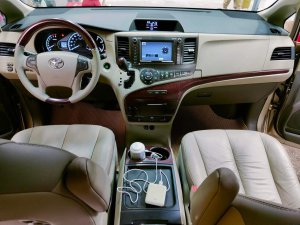 Toyota Sienna 2010 - Bán ô tô Toyota Sienna Limited sx 2010 đi đúng 51.499km
