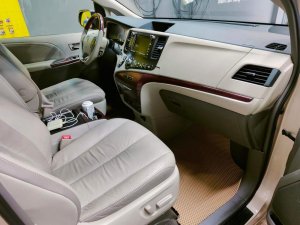 Toyota Sienna 2010 - Bán ô tô Toyota Sienna Limited sx 2010 đi đúng 51.499km