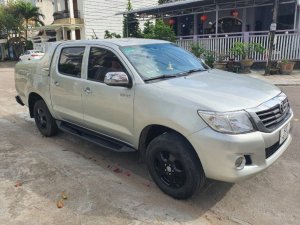 Toyota Hilux 2011 - Bán Toyota Hilux năm 2011, màu bạc, nhập khẩu