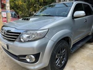 Toyota Fortuner 2016 - Xe Toyota Fortuner 2.5G 4x2MT năm 2016, màu bạc số sàn