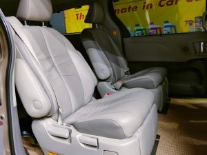 Toyota Sienna 2010 - Bán ô tô Toyota Sienna Limited sx 2010 đi đúng 51.499km
