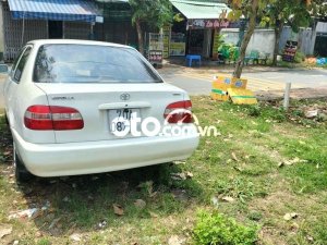 Toyota Corona 2000 - Xe màu trắng, đẹp liền lạc