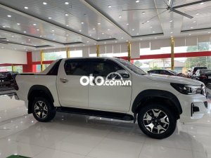 Toyota Hilux 2020 - Màu trắng, nhập khẩu, số tự động