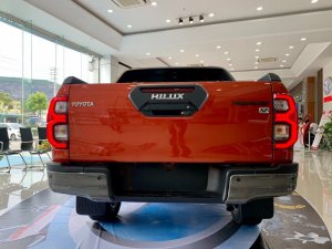 Toyota Hilux 2022 - Màu nâu, nhập khẩu giá ưu đãi