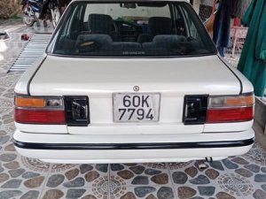 Toyota Corolla 1988 - Màu trắng