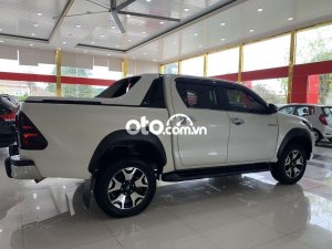 Toyota Hilux 2020 - Màu trắng, nhập khẩu, số tự động