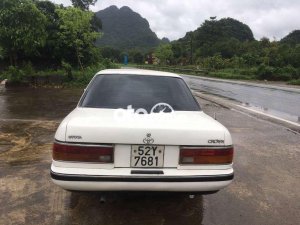 Toyota Crown 1987 - Màu trắng giá cạnh tranh