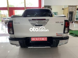 Toyota Hilux 2020 - Màu trắng, nhập khẩu, số tự động