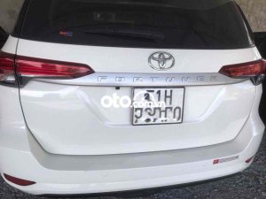 Toyota Fortuner 2020 - Màu trắng giá cạnh tranh