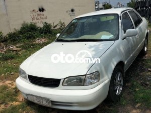 Toyota Corona 2000 - Xe màu trắng, đẹp liền lạc