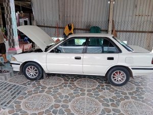 Toyota Corolla 1988 - Màu trắng