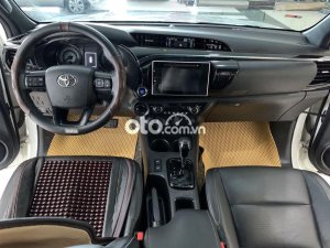 Toyota Hilux 2020 - Màu trắng, nhập khẩu, số tự động