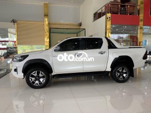 Toyota Hilux 2020 - Màu trắng, nhập khẩu, số tự động