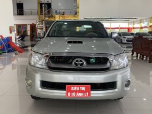 Toyota Hilux 2009 - Màu bạc, xe nhập