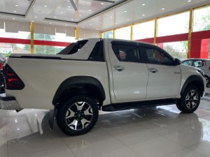 Toyota Hilux 2020 - Màu trắng, nhập khẩu nguyên chiếc xe gia đình