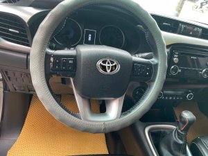 Toyota Hilux 2015 - Xe màu bạc