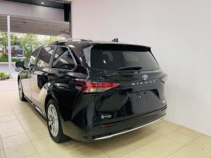 Toyota Sienna 2022 - Xe màu đen