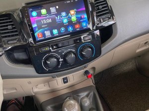 Toyota Hilux 2012 - Màu bạc, nhập khẩu nguyên chiếc
