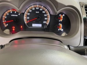 Toyota Hilux 2012 - Màu bạc, nhập khẩu nguyên chiếc