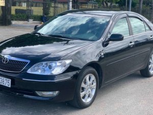 Toyota Camry 2005 - Màu đen số sàn