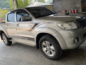 Toyota Hilux 2012 - Màu bạc, nhập khẩu nguyên chiếc