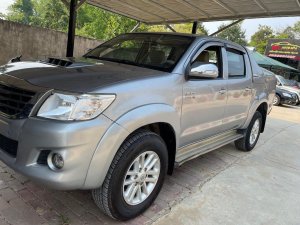 Toyota Hilux 2014 - Màu bạc, nhập khẩu nguyên chiếc