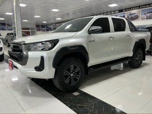 Toyota Hilux 2021 - Màu trắng, nhập khẩu
