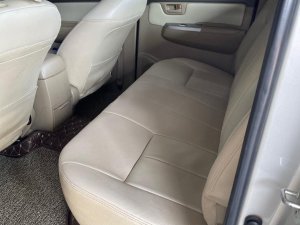 Toyota Hilux 2012 - Màu bạc, nhập khẩu nguyên chiếc