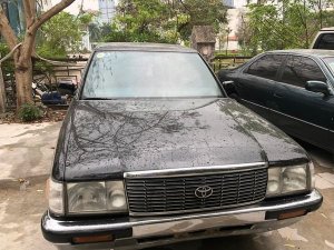 Toyota Crown 1994 - Màu đen, 175tr