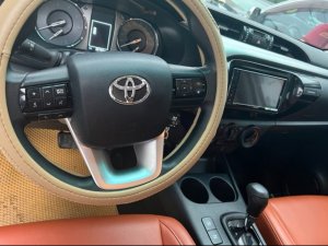 Toyota Hilux 2020 - Màu trắng, nhập khẩu