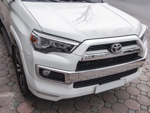 Toyota 4 Runner 2015 - Xe màu trắng, máy xăng