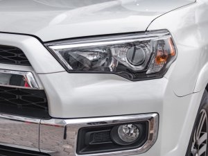 Toyota 4 Runner 2015 - Xe màu trắng, máy xăng