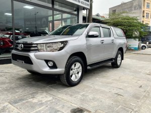 Toyota Hilux 2017 - Màu bạc, nhập khẩu