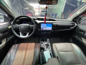 Toyota Hilux 2015 - Màu bạc, nhập khẩu số tự động