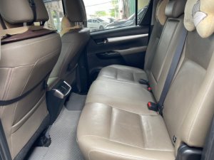 Toyota Hilux 2015 - Màu bạc, nhập khẩu số tự động