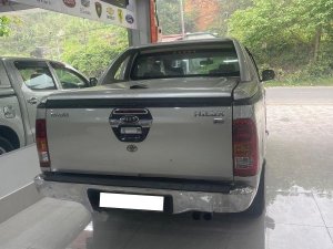 Toyota Hilux 2009 - Màu bạc, nhập khẩu nguyên chiếc