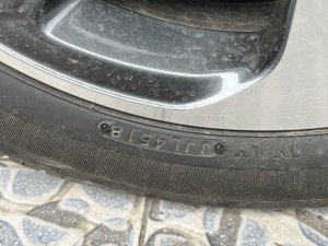 Toyota Yaris 2018 - Cần bán gấp xe đăng ký lần đầu 2019 nhập khẩu, biển số đẹp