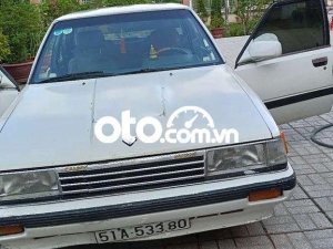 Toyota Camry 1980 - Màu trắng, nhập khẩu nguyên chiếc xe gia đình