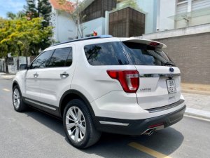 Toyota Hilux 2021 - Màu bạc, nhập khẩu, giá 745tr