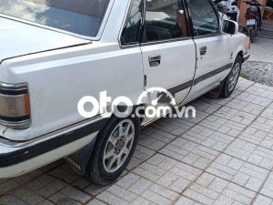 Toyota Camry 1980 - Màu trắng, nhập khẩu nguyên chiếc xe gia đình