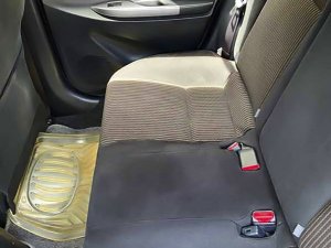 Toyota Yaris 2015 - Màu bạc, xe nhập