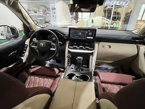 Toyota Land Cruiser 2022 - Màu đen, nhập khẩu nguyên chiếc