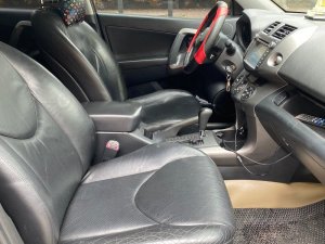 Toyota RAV4 2010 - Màu đen còn mới