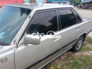 Toyota Camry 1985 - Cần bán lại xe màu bạc