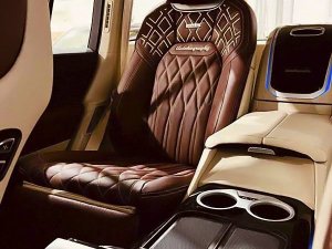 Toyota Land Cruiser 2022 - Màu đen, nhập khẩu nguyên chiếc